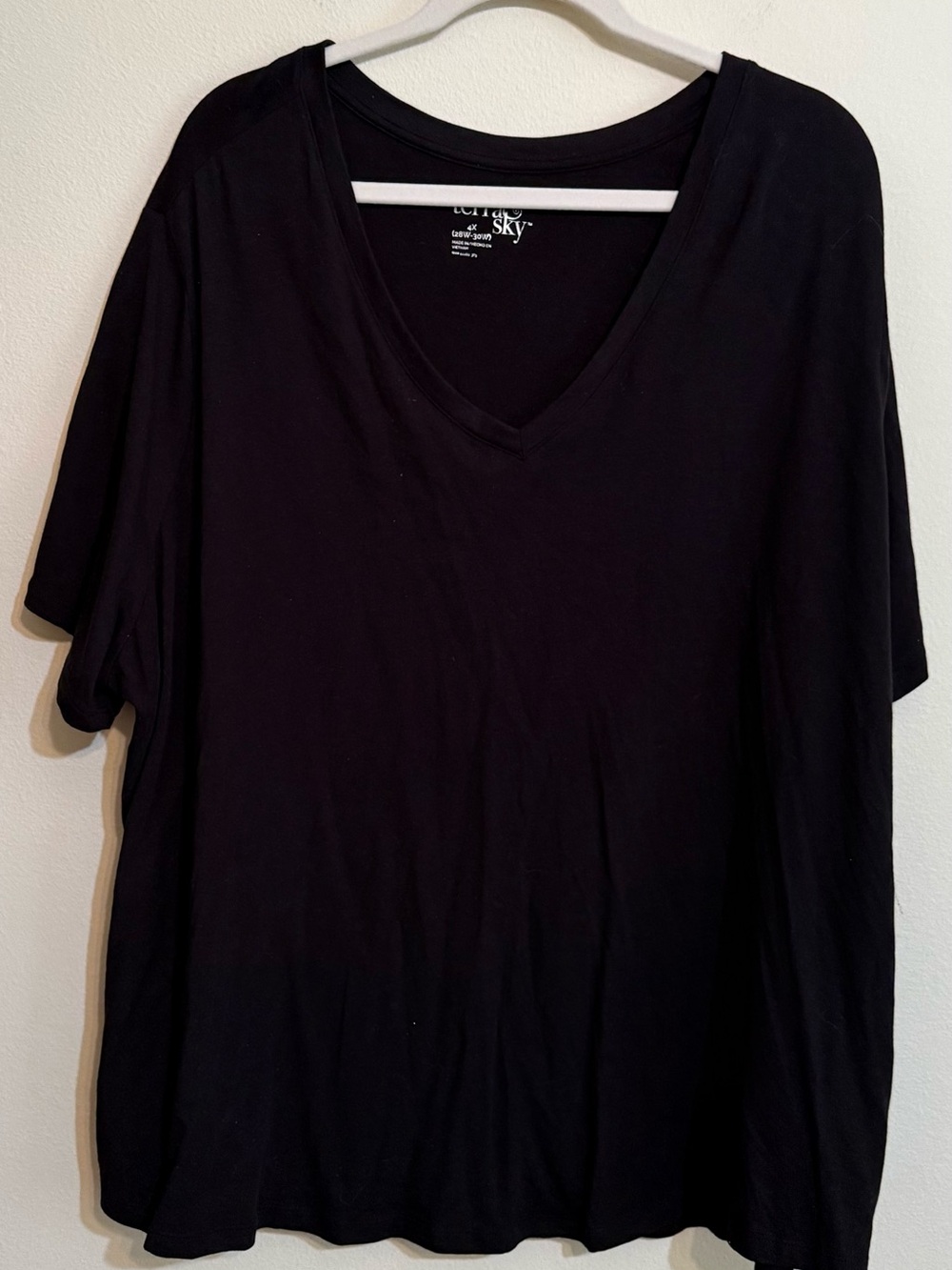 Terra & Sky Black V-Neck Women's Top 4X